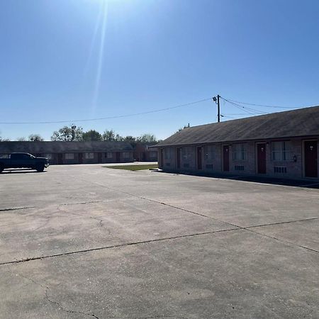 Lakeside Inn & Suites Mathis Exterior foto