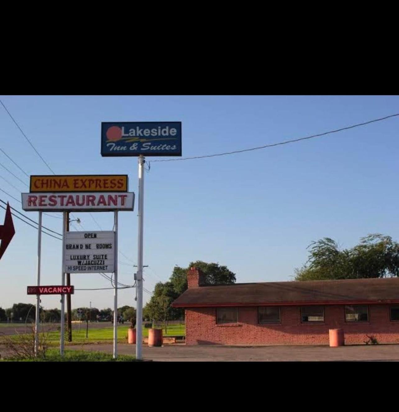 Lakeside Inn & Suites Mathis Exterior foto